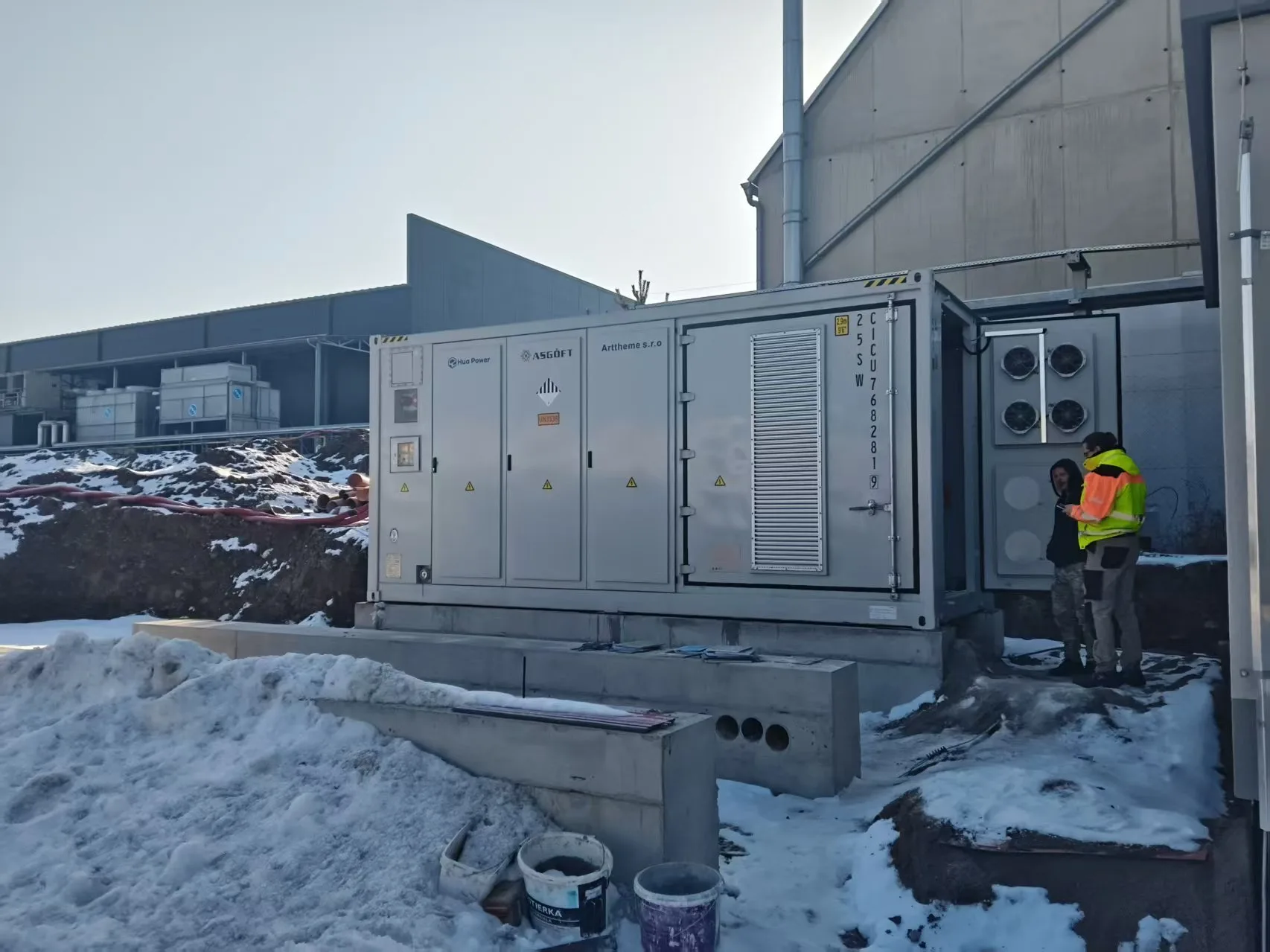 Gewerbliche und industrielle Energiespeicherimplementierung am Fabrikstandort